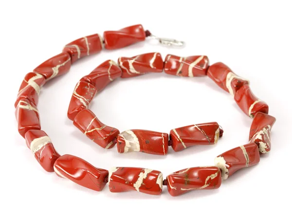 Rote Halskette aus Jaspis — Stockfoto