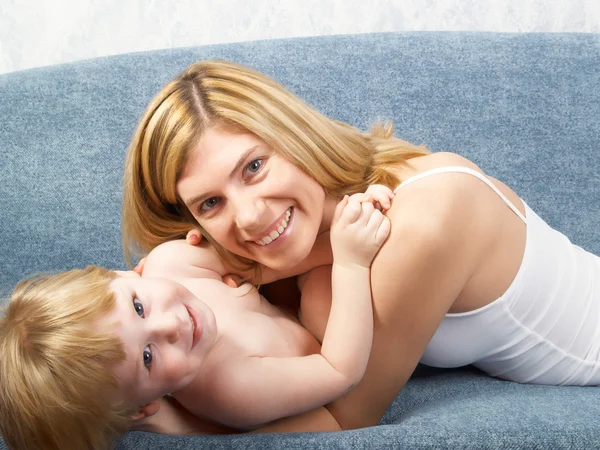 Portret mama z synem — Zdjęcie stockowe
