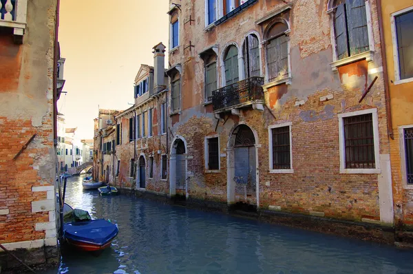Kanál v Benátkách, Itálie — Stock fotografie