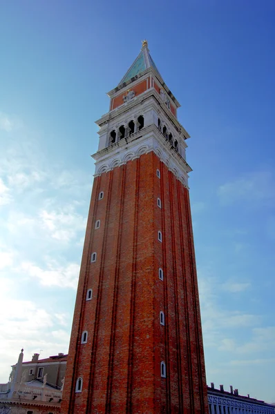 St marco náměstí a campanile — Stock fotografie