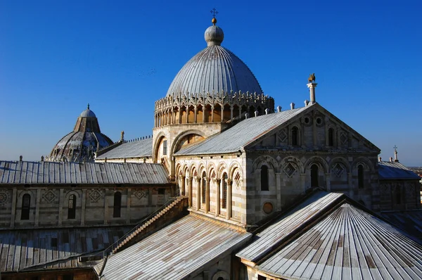 Pisa - Duomon katedraali, Italia — kuvapankkivalokuva