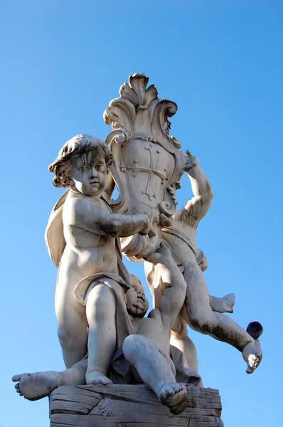 Keruber staty, pisa, Italien — Stockfoto