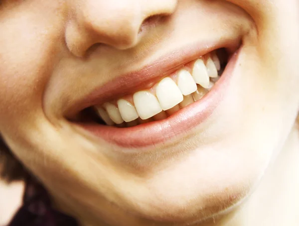 Женские зубы — стоковое фото