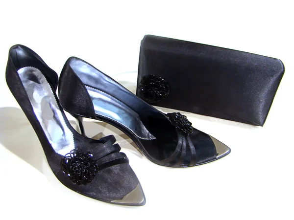 Večerní boty a dámské kabelky — Stock fotografie