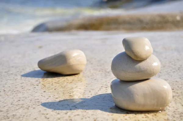 Stenen op het strand — Stockfoto
