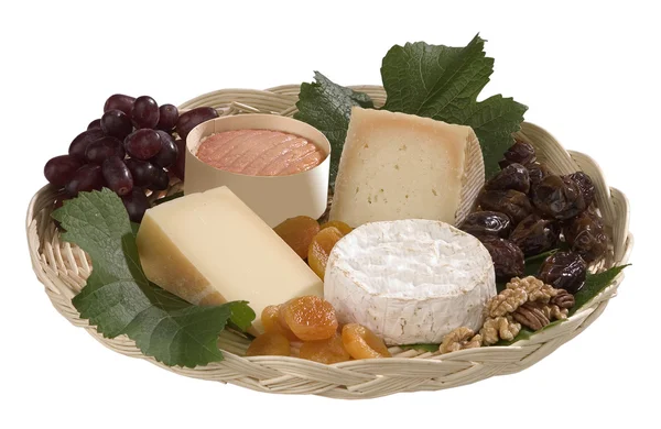 Καλάθι φρούτων και τυρί — Φωτογραφία Αρχείου