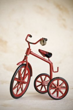 Vintage oyuncak üç tekerlekli bisiklet