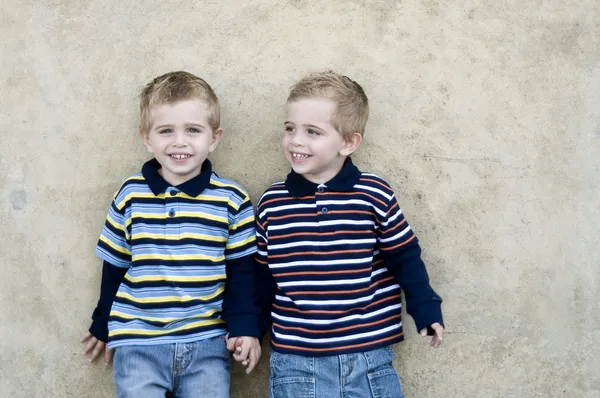 Jednovaječná dvojčata — Stock fotografie