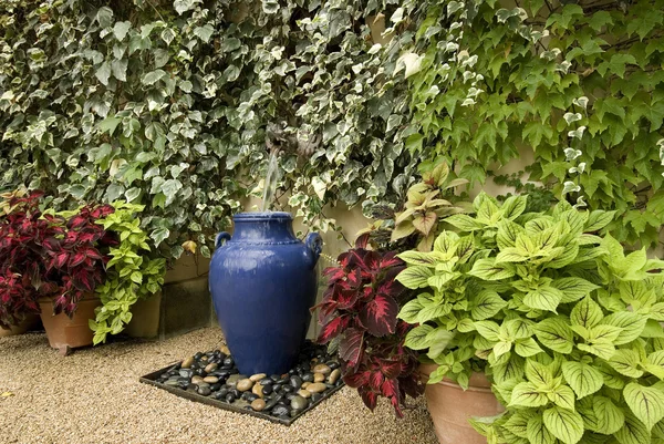 Garden fountain idea — Stock Photo, Image