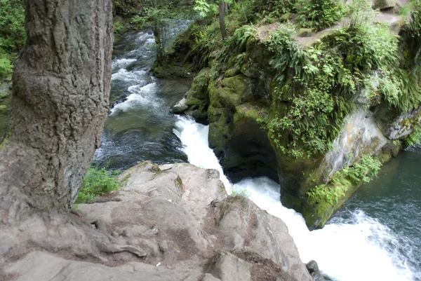 stock image Cliff to waterfall