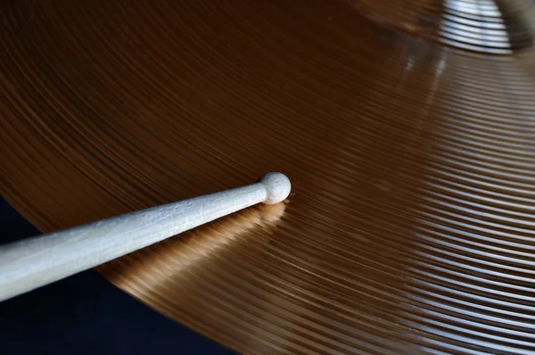 Drumstick en bekken — Stockfoto