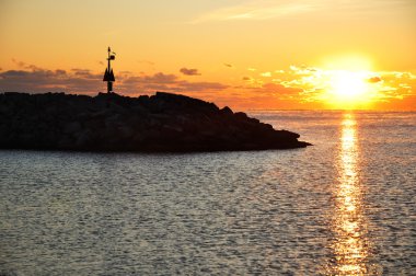 sunrise adlı Limanı dalgakıran