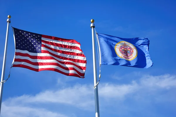 Flagi stanu Stanów Zjednoczonych i minnesota — Zdjęcie stockowe