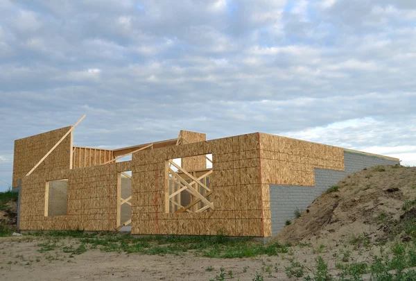 Строительство нового дома, стены в рамке — стоковое фото