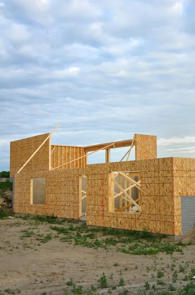 Nya husbyggnad, inramade väggar — Stockfoto