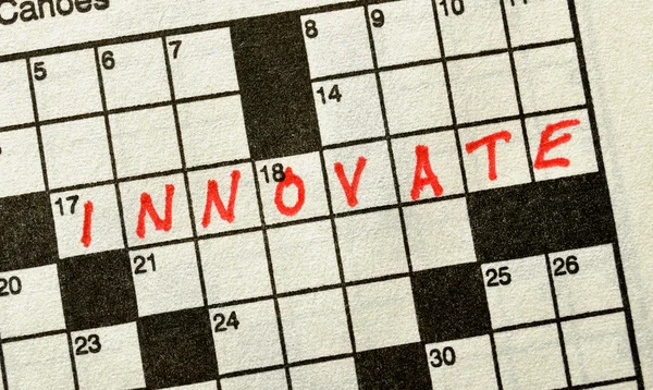 A word az innovációra, a keresztrejtvény — Stock Fotó