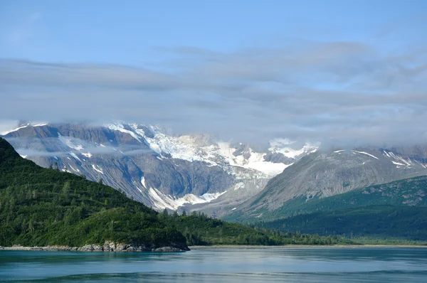 Горы и ледник, Ледниковый залив — стоковое фото