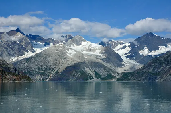Berg och glaciärer, glacier bay — Stockfoto
