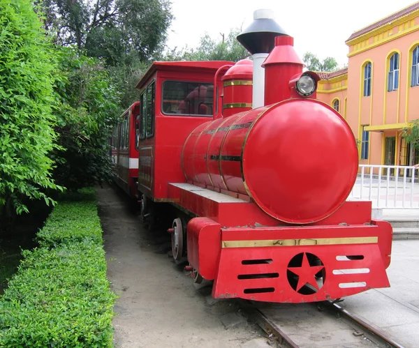 Velho comboio vermelho — Fotografia de Stock