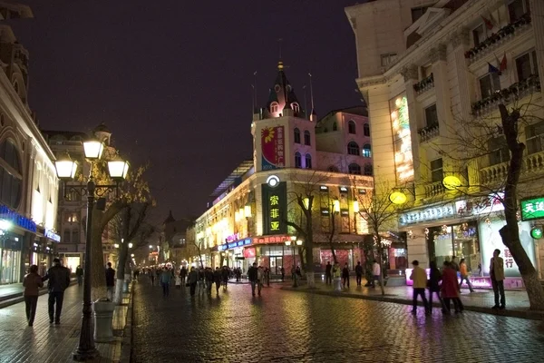 晚市街aleksandro ネヴァ mo の冬の夜 — 图库照片