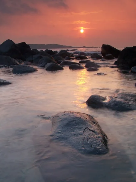 A baía de recife ao pôr-do-sol — Fotografia de Stock