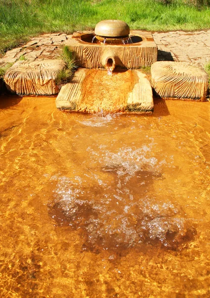 矿物质水温泉 — 图库照片