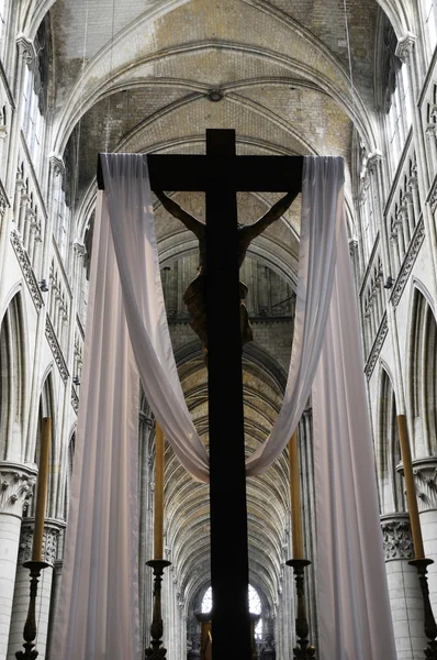 Kreuz auf der Kirche — Stockfoto