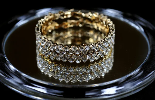 Pulseira de jóias com cristal — Fotografia de Stock