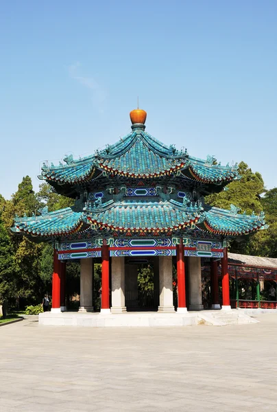 Pavilon, kínai stílusú épületben — Stock Fotó