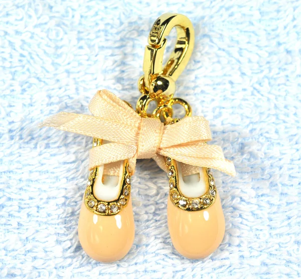 Decorazione di gioielli con figura della scarpa — Foto Stock