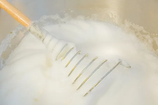 치 대 진된 달걀 흰 자 위 — 스톡 사진