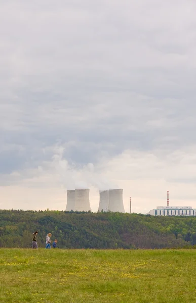 Атомна електростанція — стокове фото