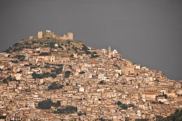 中世の町アギラ、シチリア島 — ストック写真
