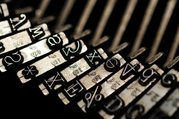 Gammel skrivemaskin – stockfoto