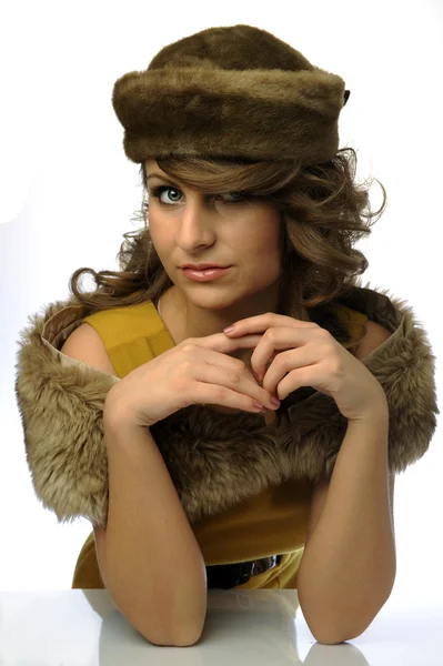 Femme glamour avec chapeau — Photo
