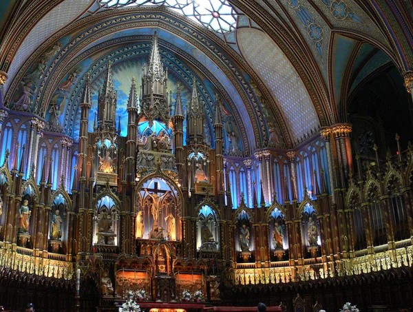 Notre-dame basilica iç görünüm — Stok fotoğraf