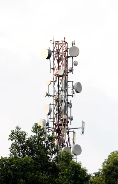 Torre delle telecomunicazioni — Foto Stock