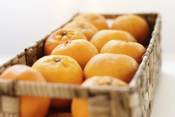 Un panier d'oranges mandarines Photos De Stock Libres De Droits