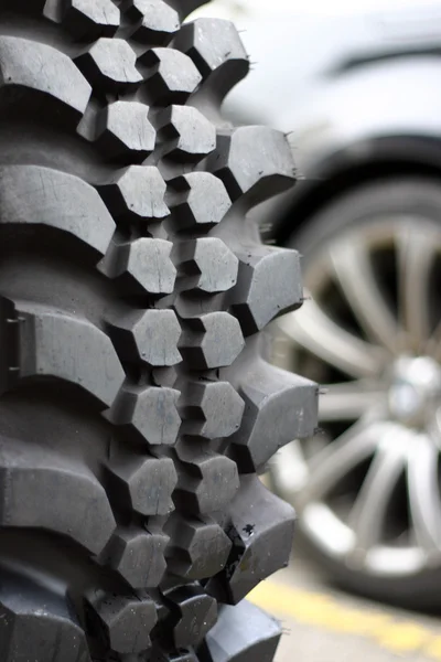 Neumático para vehículos todoterreno — Foto de Stock