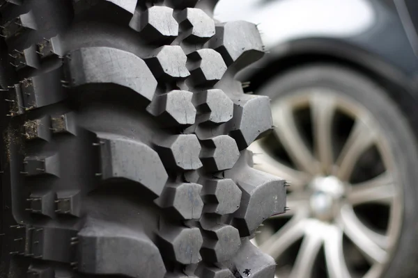 Neumático para vehículos todoterreno — Foto de Stock