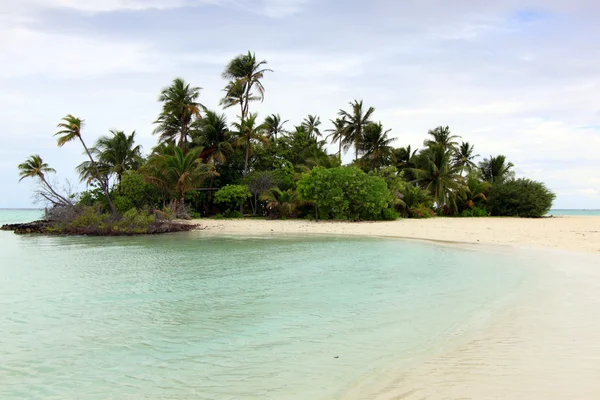 Самотній райський острів — стокове фото
