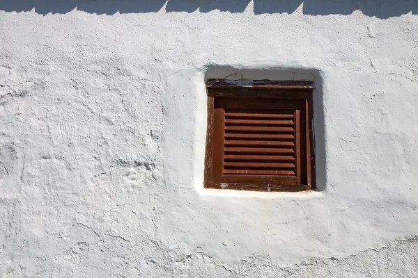 Oude sluiter venster — Stockfoto