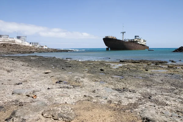 Barco naufragado en Lanzarote — Foto de Stock