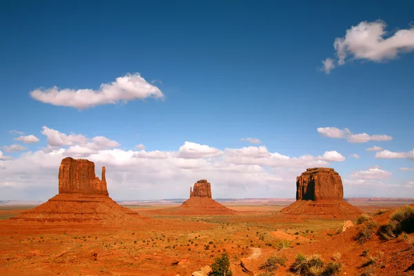 Landscape of Three Monument Valley Butte — Stock Photo, Image