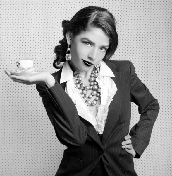 Monochroom vrouw gekleed in retro vintag — Stockfoto