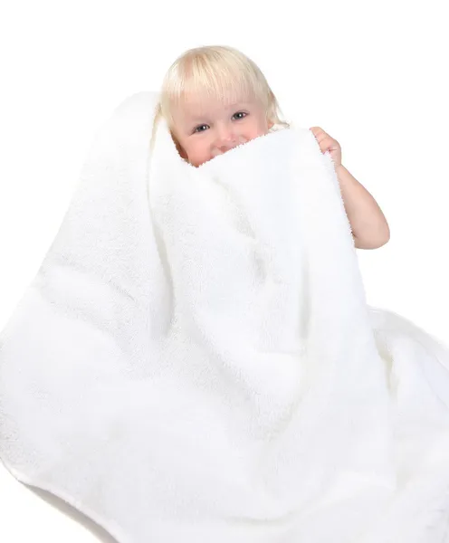 Adorável feliz bebê menino segurando toalha para — Fotografia de Stock
