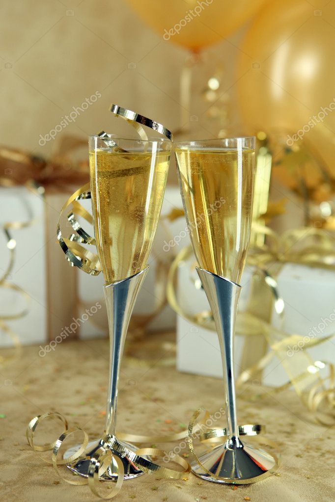 beautiful champagne flutes
