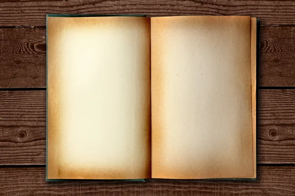 Špinavé staré pracovní kniha otevřené na distessed poz — Stock fotografie