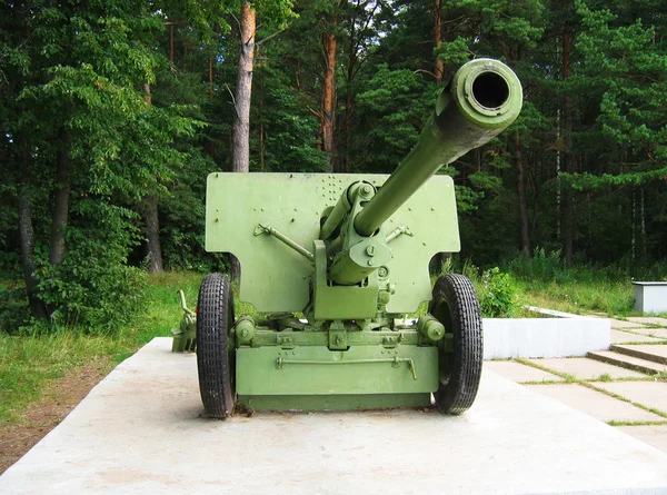 Противотанковая пушка ЗиС-3 — стоковое фото