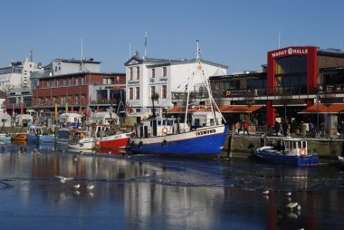 Eski liman Warnemünde içinde